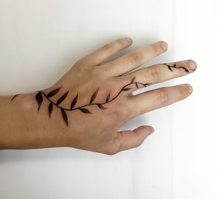Prsty Na Ruce Tetování na prsty: Decentní tetování se spoustou problémů :: tattoo-therapy
